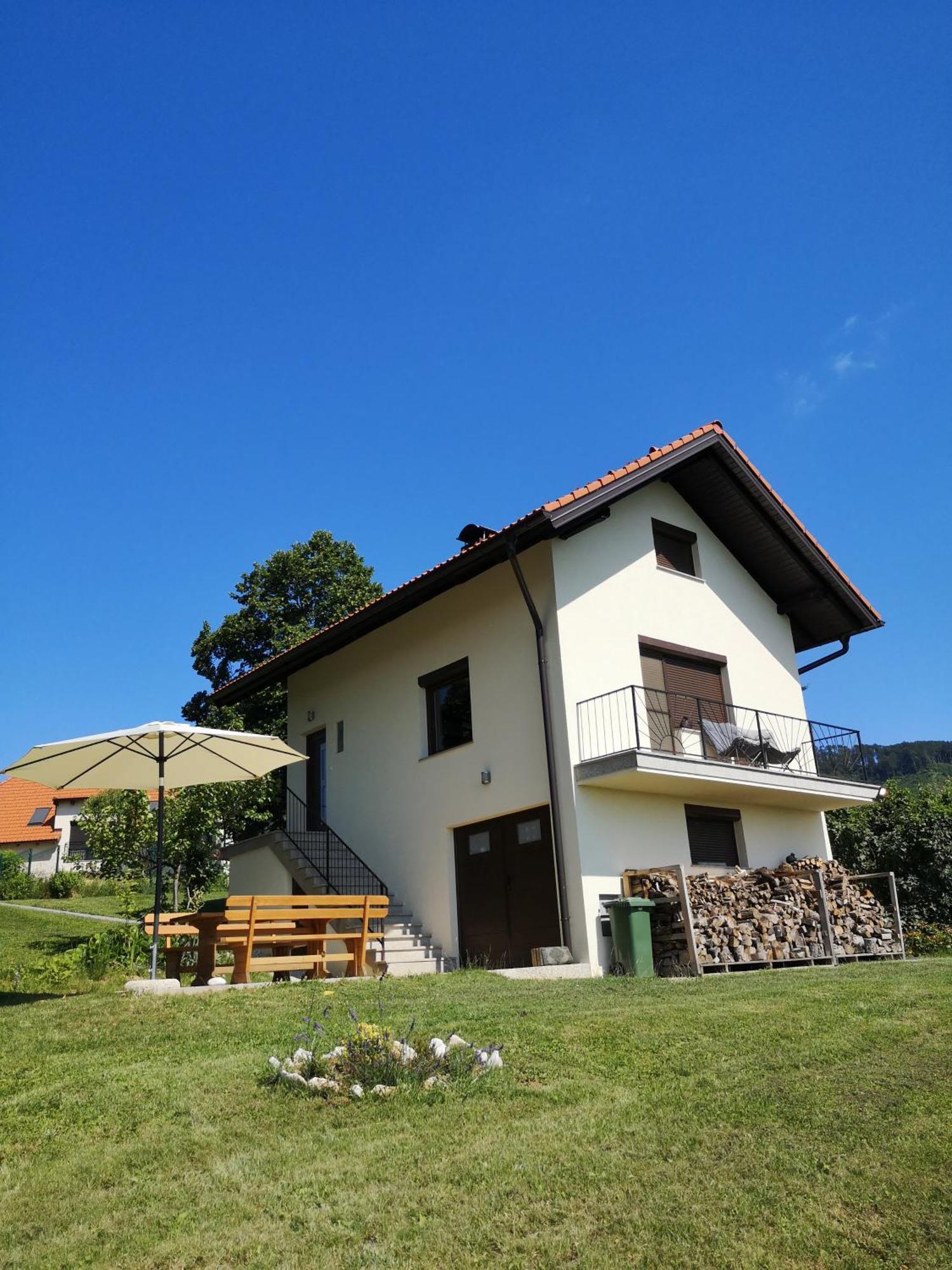 Apartma Hisa Na Ravnah With Hot Tub Pisece Экстерьер фото